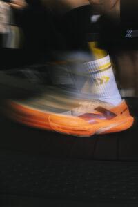 Athlètes en plein effort lors des Fitness Park Heroes 2025, photographiés par Nicolas Jacquemin sous la Canopée des Halles à Paris.