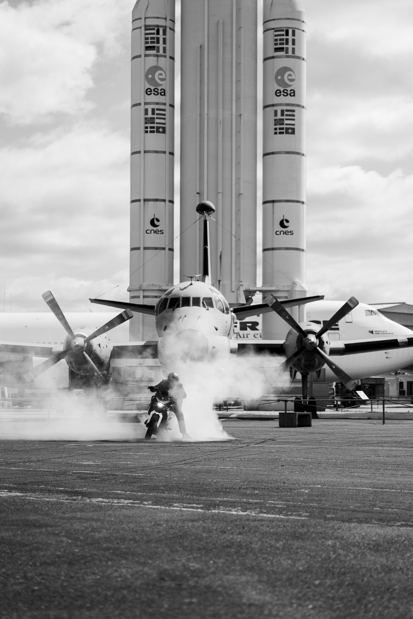 photo romain jeandrot moto shooting iPhone le Bourget marker production Nicolas Jacquemin photographe