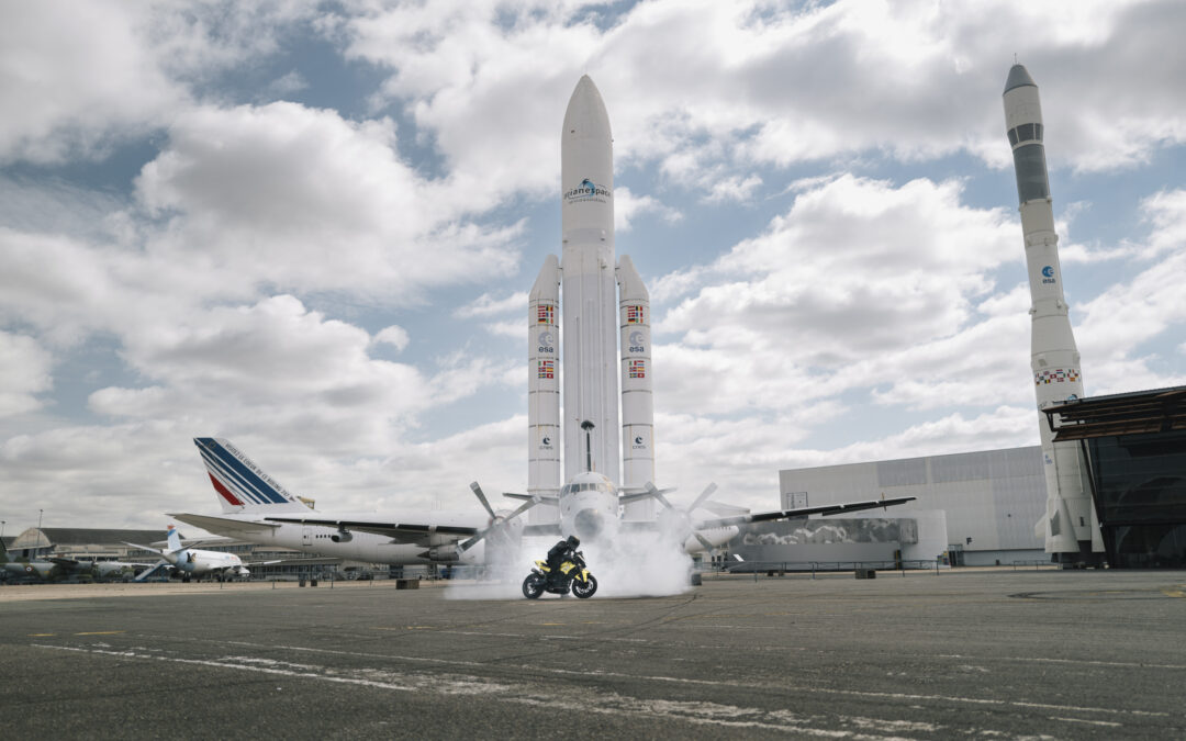 photo romain jeandrot moto shooting iPhone le Bourget marker production Nicolas Jacquemin photographe