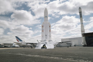 photo romain jeandrot moto shooting iPhone le Bourget marker production Nicolas Jacquemin photographe