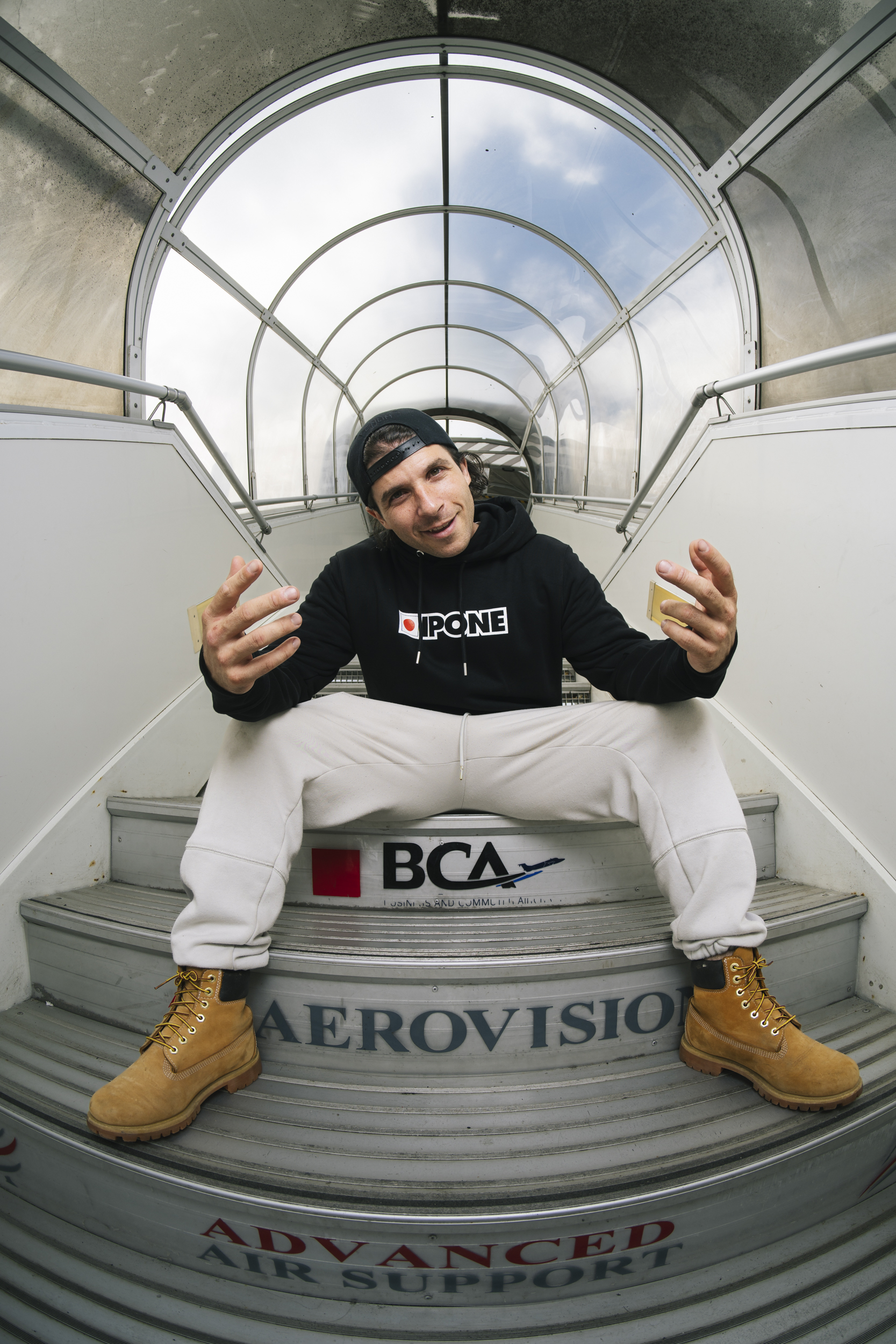 photo romain jeandrot moto shooting iPhone le Bourget marker production Nicolas Jacquemin photographe