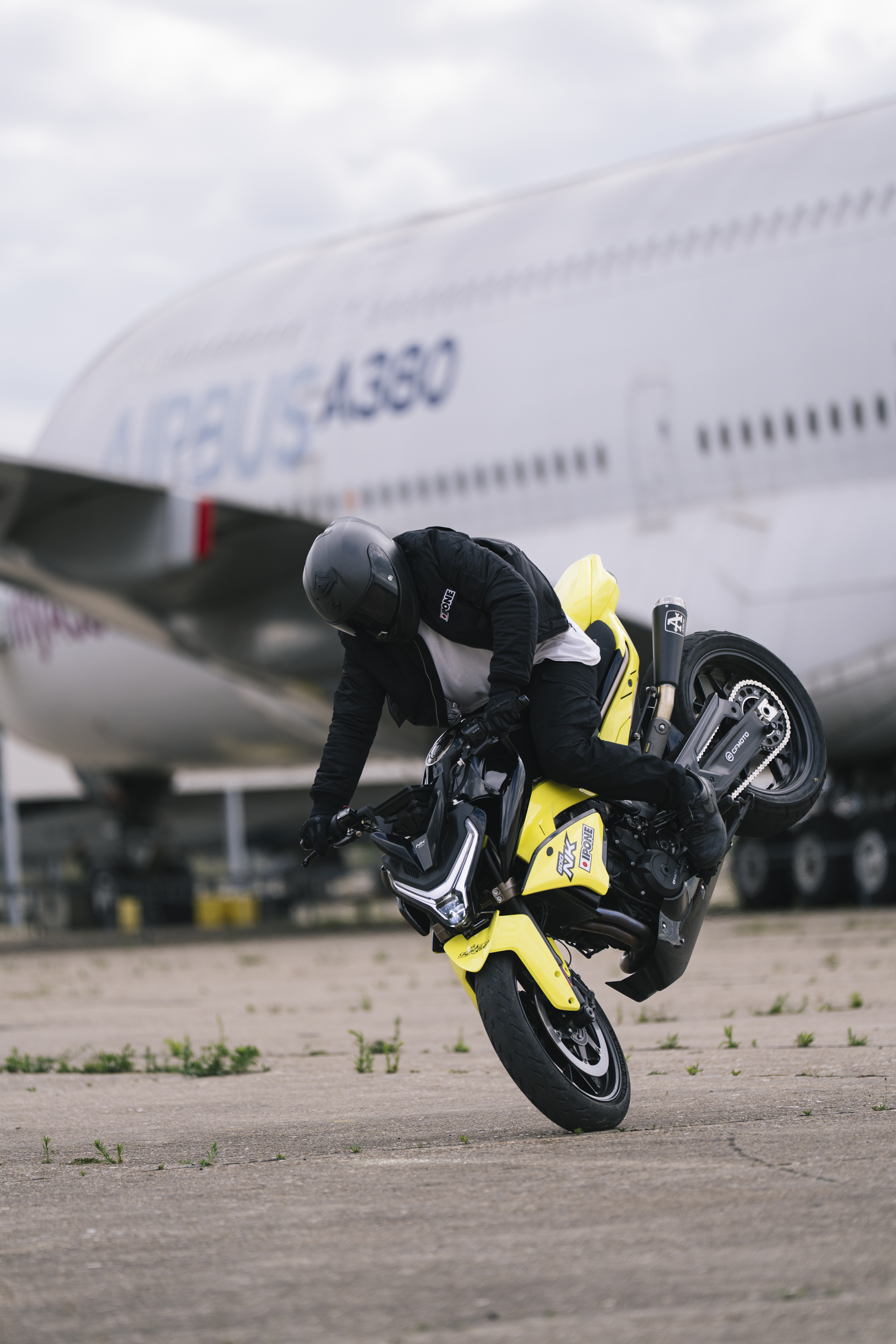 photo-studio-voiture-porsche-nicolas-jacquemin-photographe-0003 photo romain jeandrot moto shooting iPhone le Bourget marker production Nicolas Jacquemin photographe