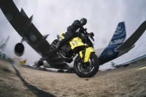 photo romain jeandrot moto shooting iPhone le Bourget marker production Nicolas Jacquemin photographe