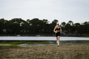 photo Emily Bondi Dafy running plage Hossegor Seignosse Nicolas Jacquemin